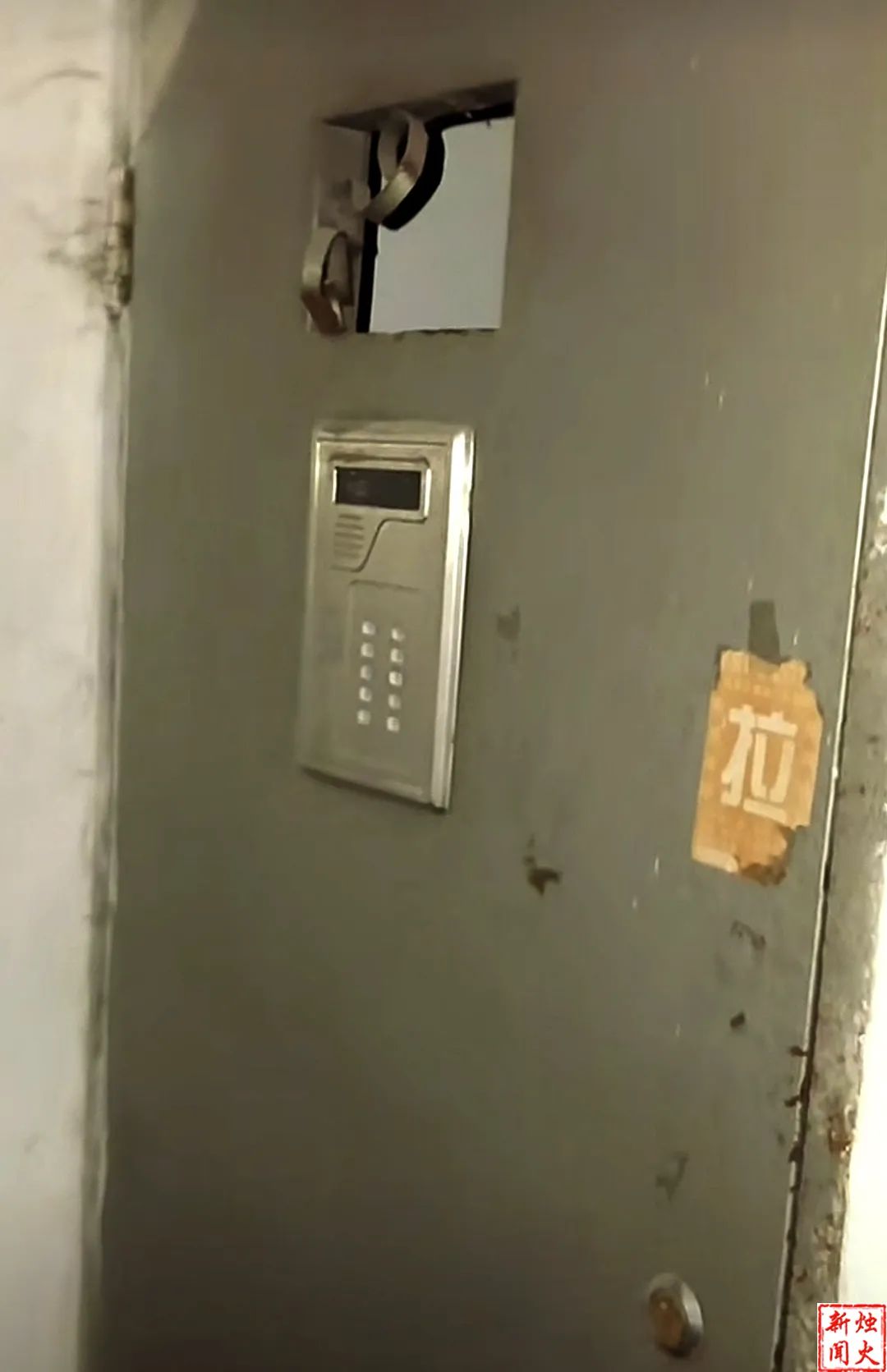 DƬ